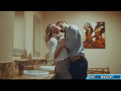 ❤️ Ketika seorang pirang berdada menggoda Anda di toilet umum ️❌ Porno di porno id.pornodil.ru